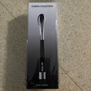 Artis Fluenta Oval 6 Brush